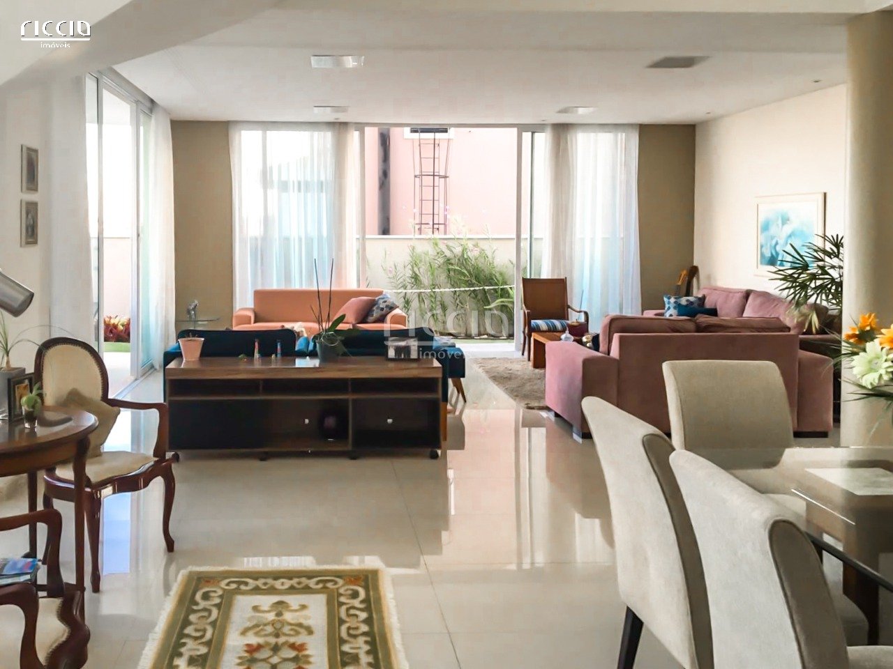 Casa em Condomínio à venda no Urbanova — ambiente interno