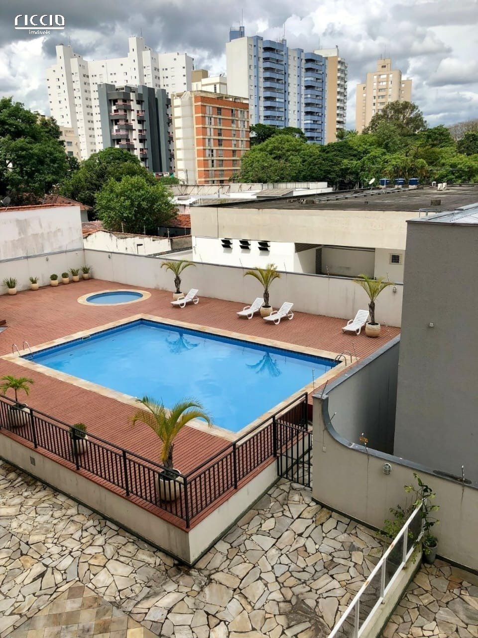 Edifício Solar das Rosas — detalhe do imóvel