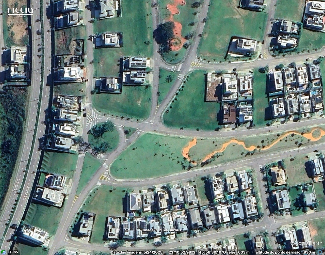 Terreno à venda 640 m² ESQUINA - Frente para Praça! Cond. ALPHAVILLE 2, Plano - Urbanova - São José dos Campos/SP