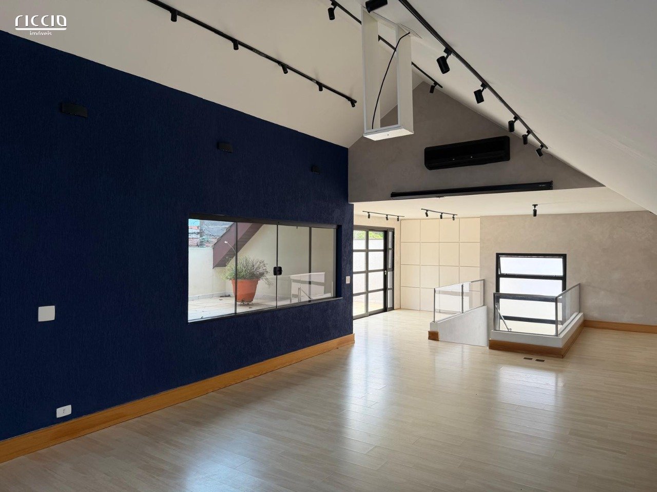 Imóvel Comercial de Esquina na Av. Adhemar de Barros - Estrutura Pronta
