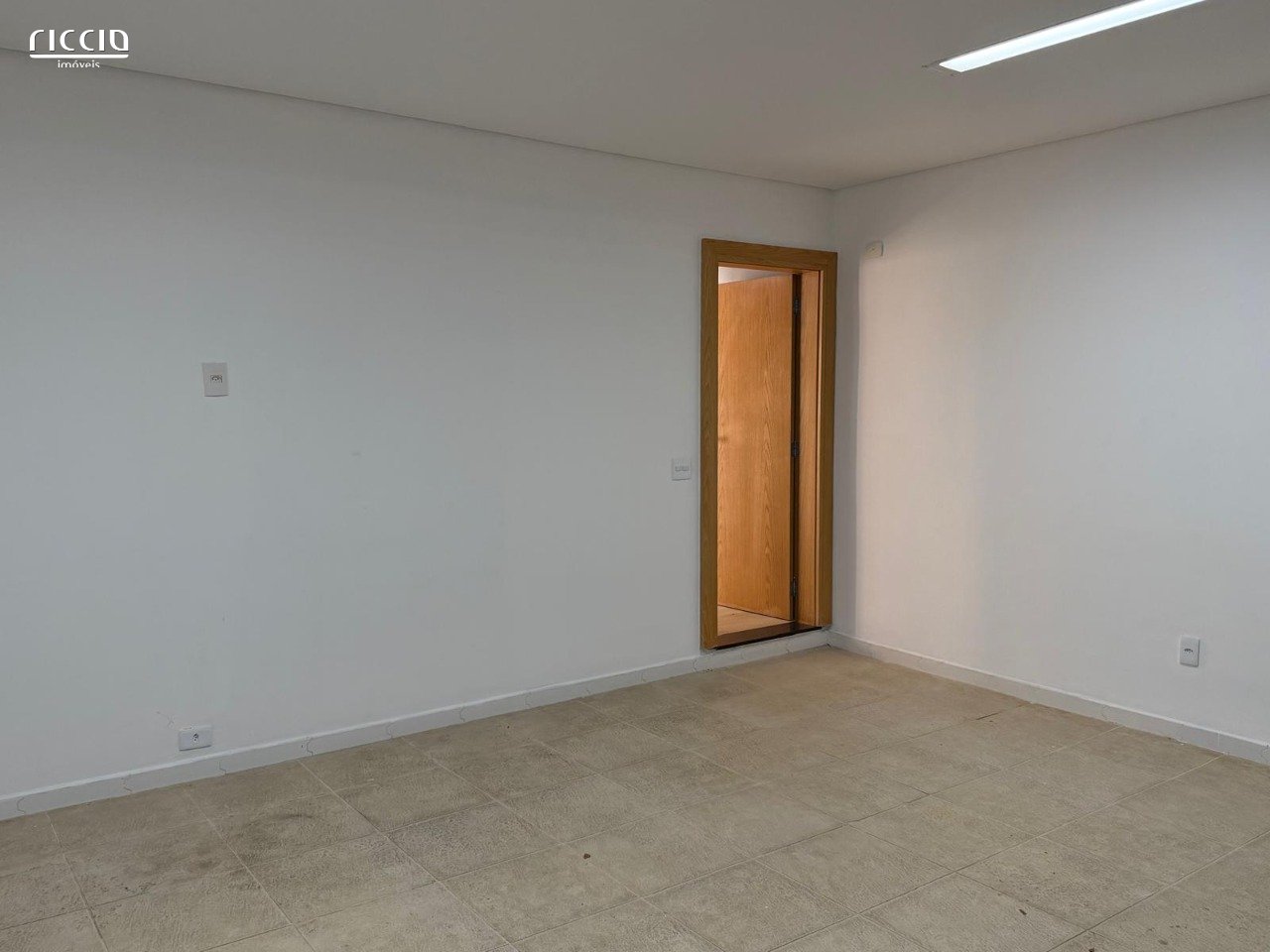 Ponto Comercial à venda no Vila Adyana — imagem 8 de 33