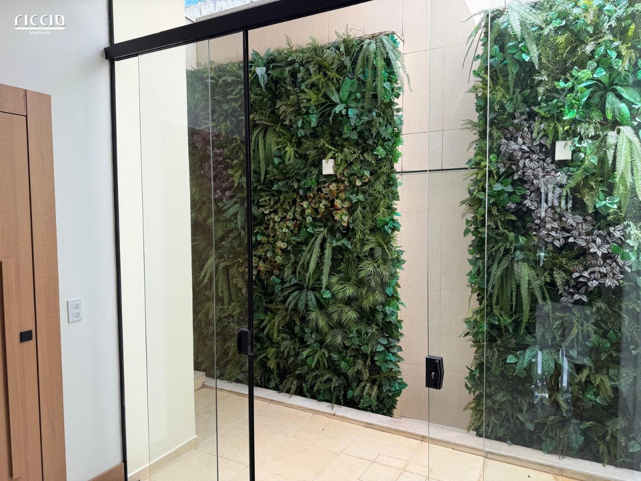 Ponto Comercial à venda no Vila Adyana — detalhe do imóvel