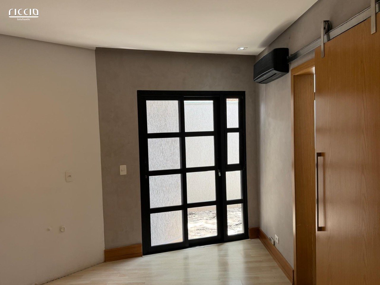 Ponto Comercial à venda no Vila Adyana — imagem 10 de 33