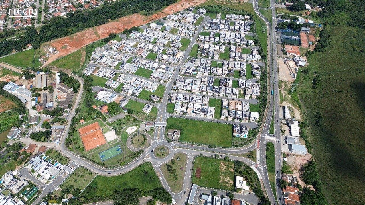 Excelente terreno à Venda! Quadra 21 com 450 m² no Cond. Jardim do Golfe 3