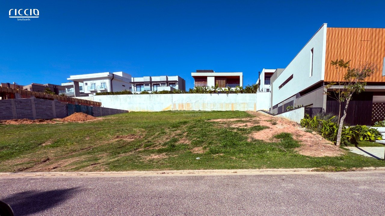 Terreno à venda no Cond. Alphaville 2, c/ 476 m² Quadra V2 em Aclive, Urbanova - São José dos Campos/SP