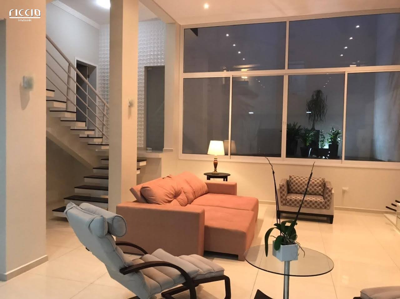 Casa em Condomínio à venda no Parque Mirante do Vale — ambiente interno
