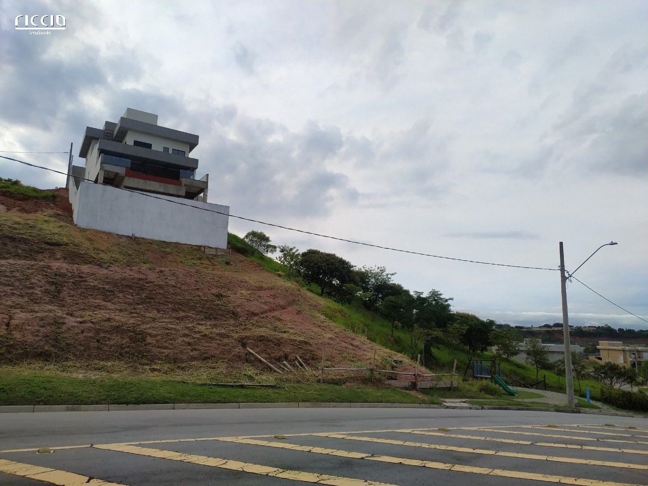 Terreno à venda no Putim — detalhe do imóvel