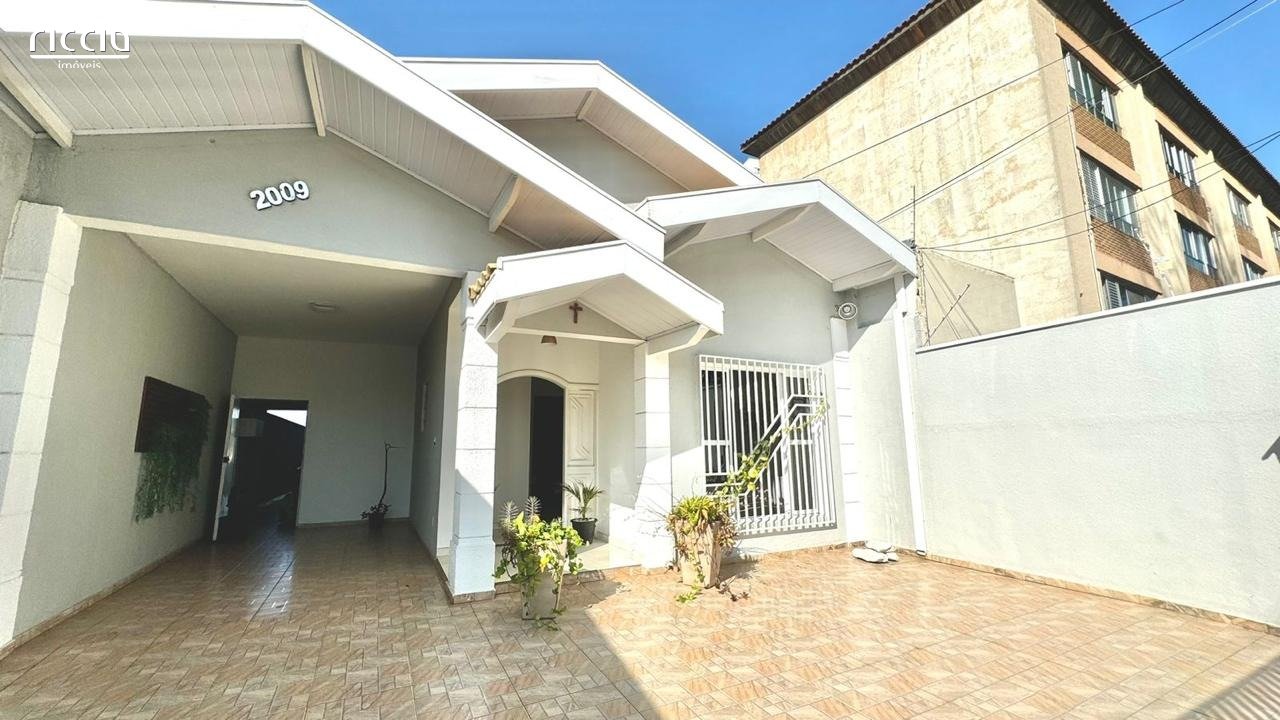 Linda casa no Jardim Satélite
