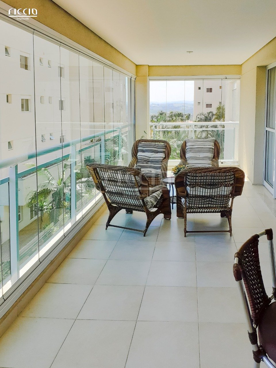 Apartamento à venda no Jardim das Colinas — imagem 5 de 33