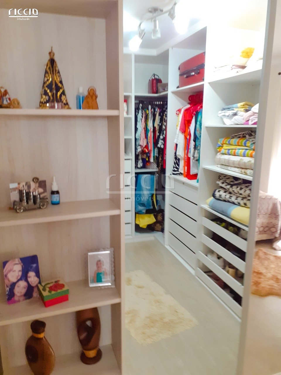 Apartamento à venda no Jardim das Colinas — imagem 20 de 33